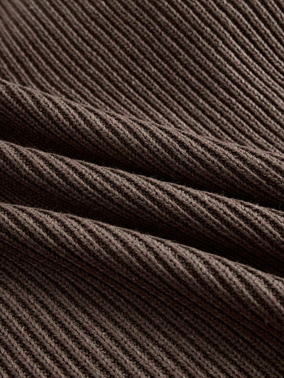 Sukienka swetrowa z falbanami — Miękka, ciepła i romantyczna